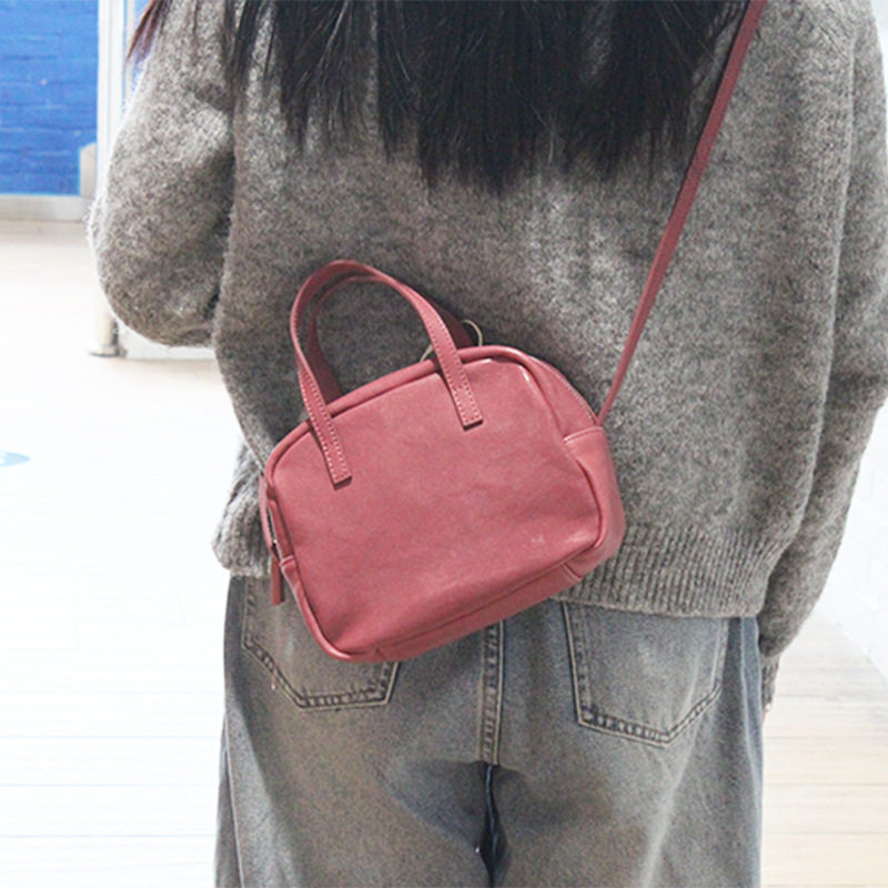 粉色韩系ins小众设计亮色小方包女士旅行休闲纯色多巴胺手提斜挎