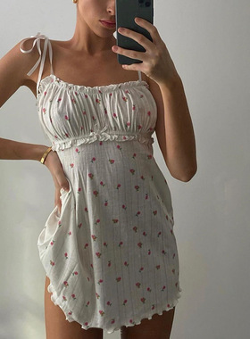 Floral nightdress with fungus edge straps吊带一字领碎花睡裙