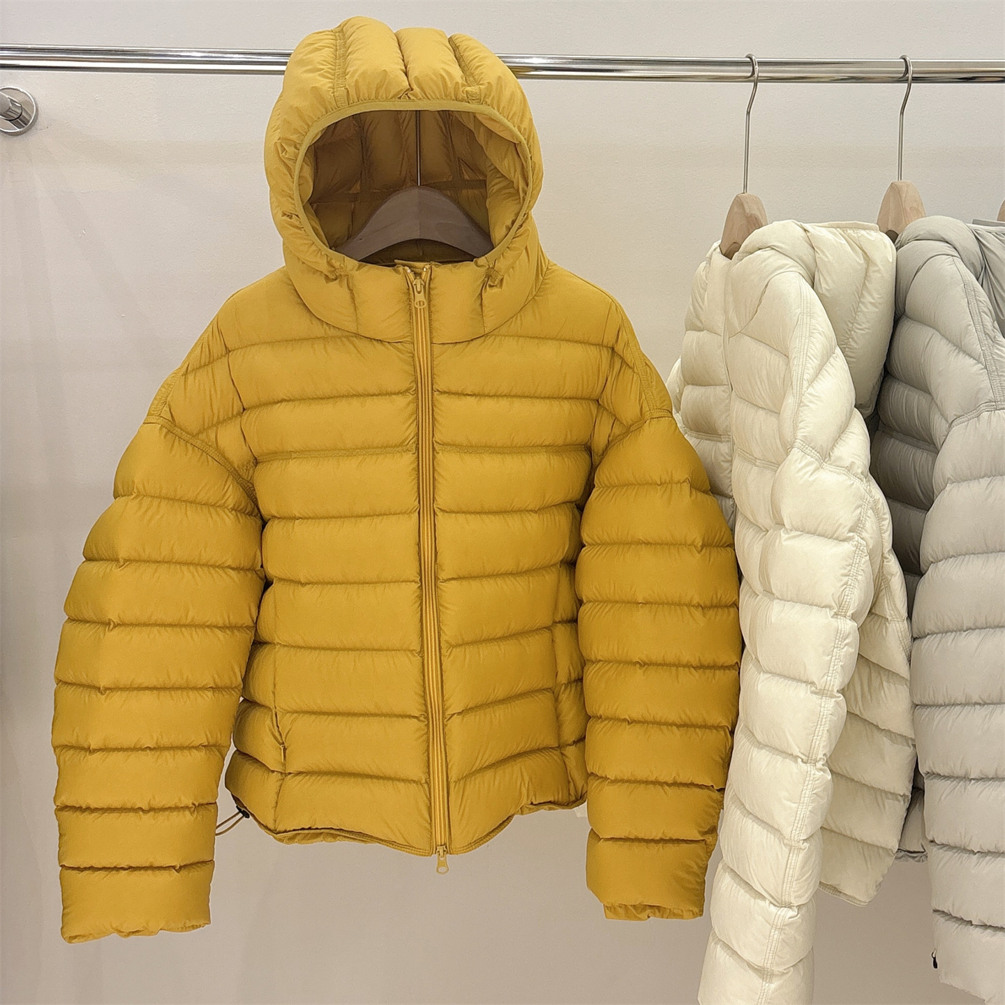 【木】2025年冬季新款90白鸭绒泡芙排骨羽绒服女连帽加厚羽绒外套