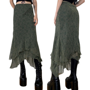 复古绿暗纹雪纺半身裙Retro green dark-patterned chiffon skirt