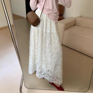 A thin lace slimming white skirt慵懒风蕾丝薄款显瘦白色半身裙