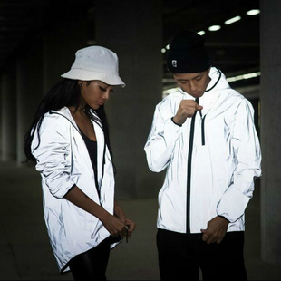 Reflective jacket for couples' night run情侣款夜跑反光夹克衫