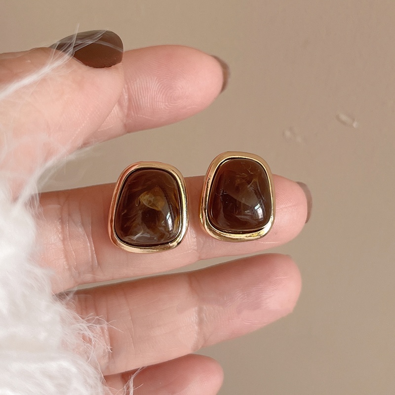 茶系琥珀色美拉德几何蚊香盘耳环高级感2025新款复古港风耳钉