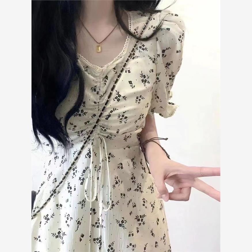 碎花连衣裙夏高级感法式复古V领抽绳褶皱泡泡袖超仙高腰气质长裙