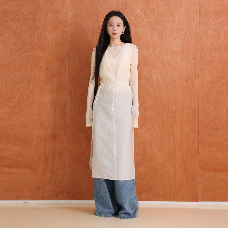 AIRIQI商场同款25秋新款系带收腰设计感V领背心连衣裙AY5