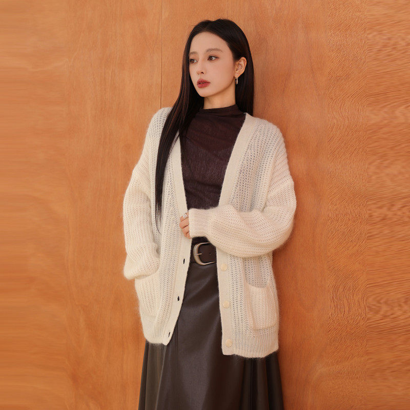 AIRIQI商场同款25秋新款慵懒风V领镂空马海毛针织开衫AH5