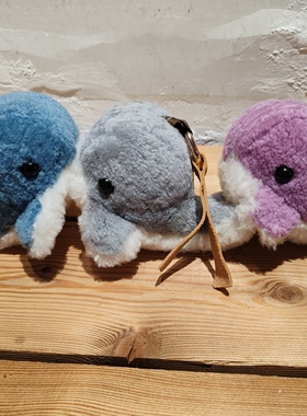 出口日本美利奴羊毛小鲸鱼玩偶书包小饰品女汽车钥匙扣包包挂件