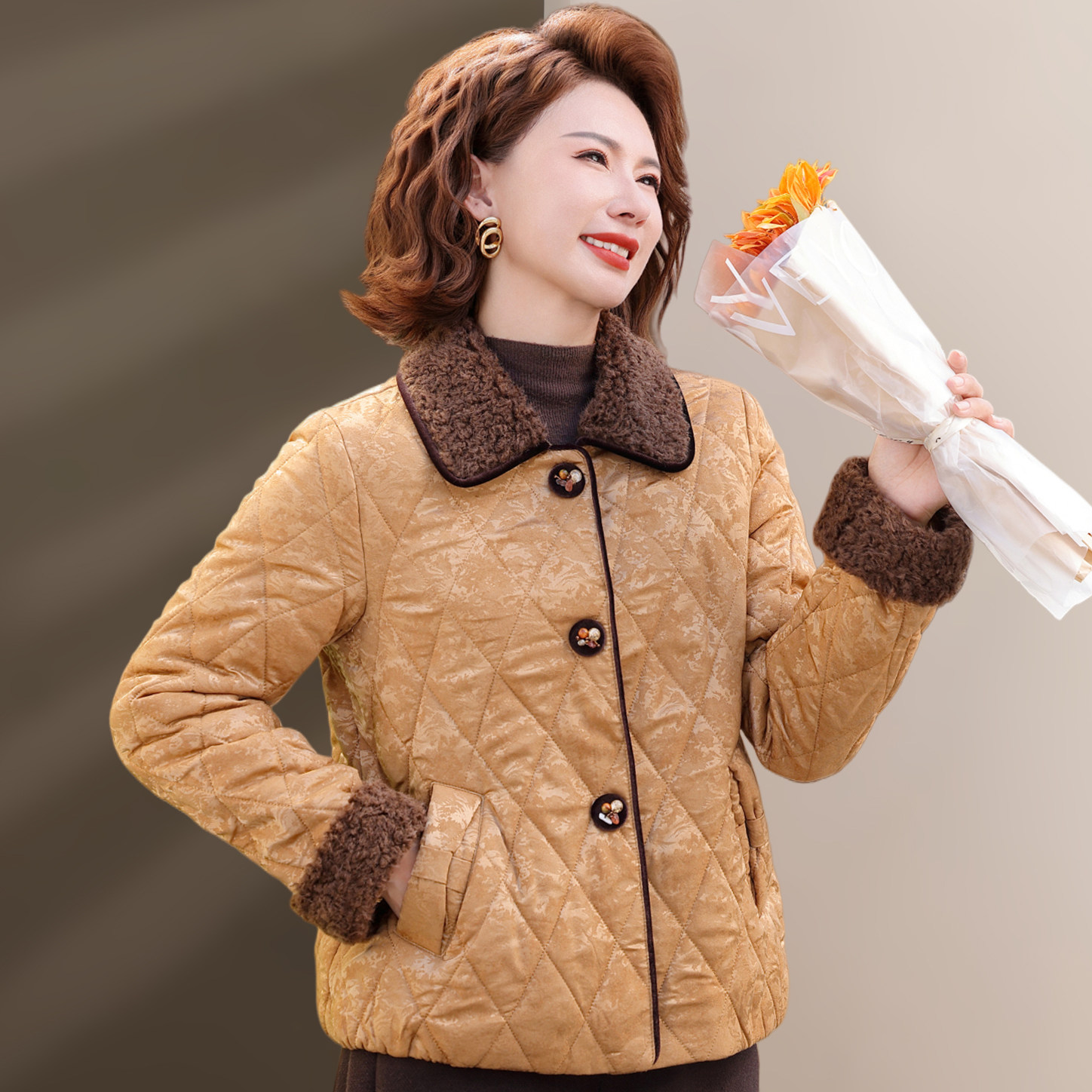 2025新款妈妈秋冬装棉服外套女显瘦不臃肿洋气中老年轻薄棉衣棉袄