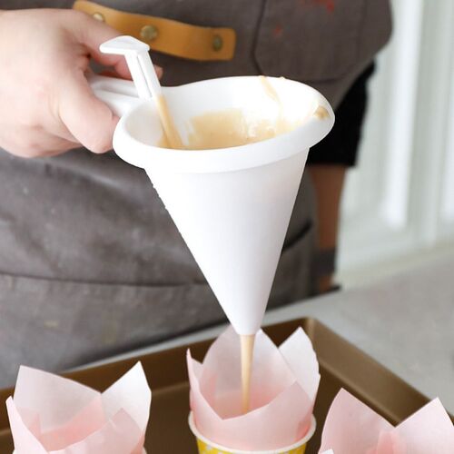 Handheld Adjustbale Chocolate Cake Cream Funnel Batter Dispe