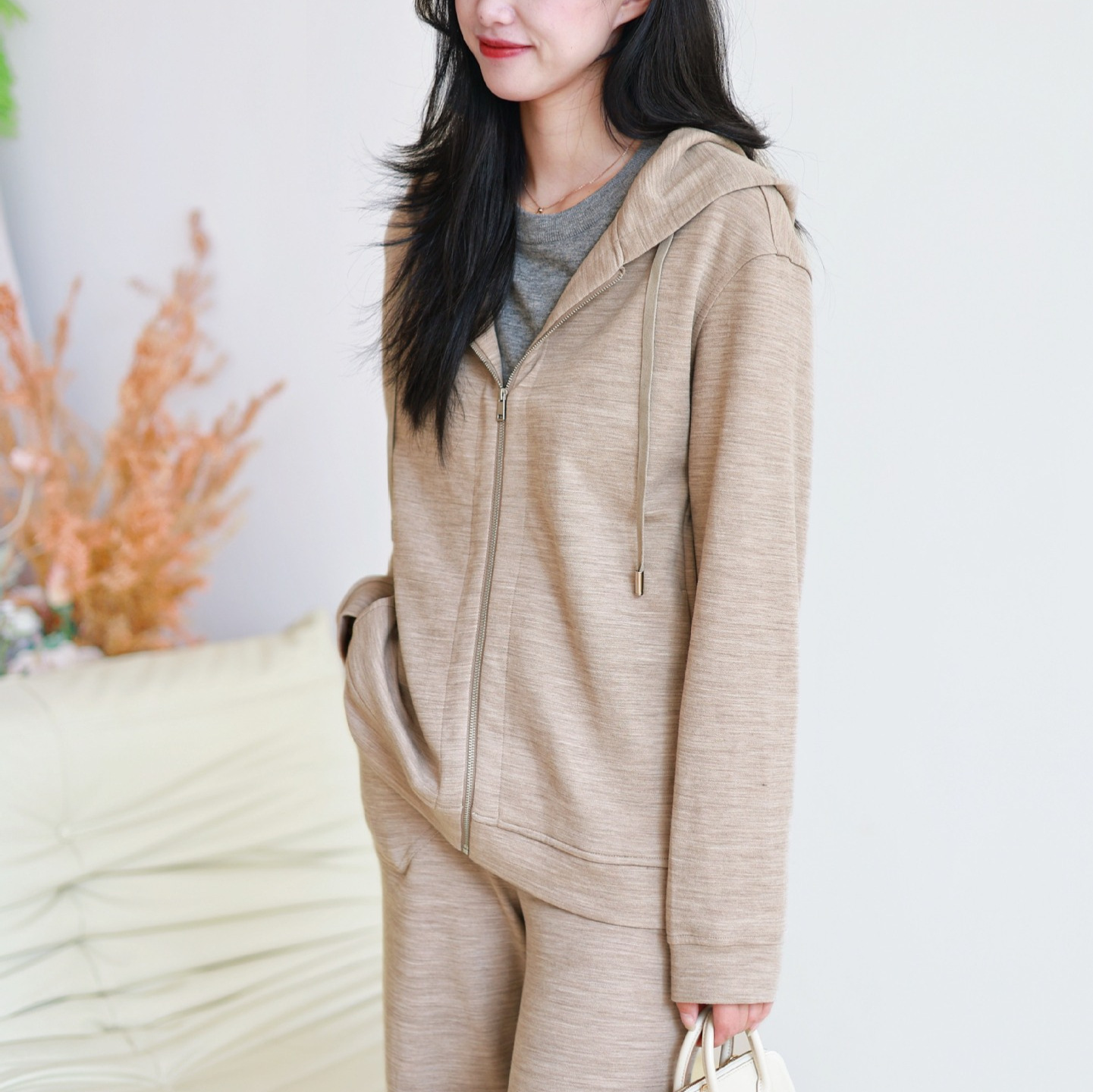 Lulu可机洗100%精纺羊毛连帽卫衣