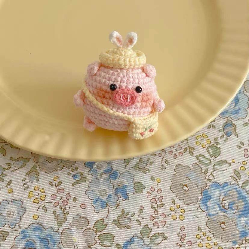 解闷手工毛线钩针钩织春游小猪玩偶DIY材料包钥匙扣挂件自制礼物,服饰配件/皮带/帽子/围巾,DIY编织材料包,淘宝优惠券,粉丝福利购,淘宝优惠卷