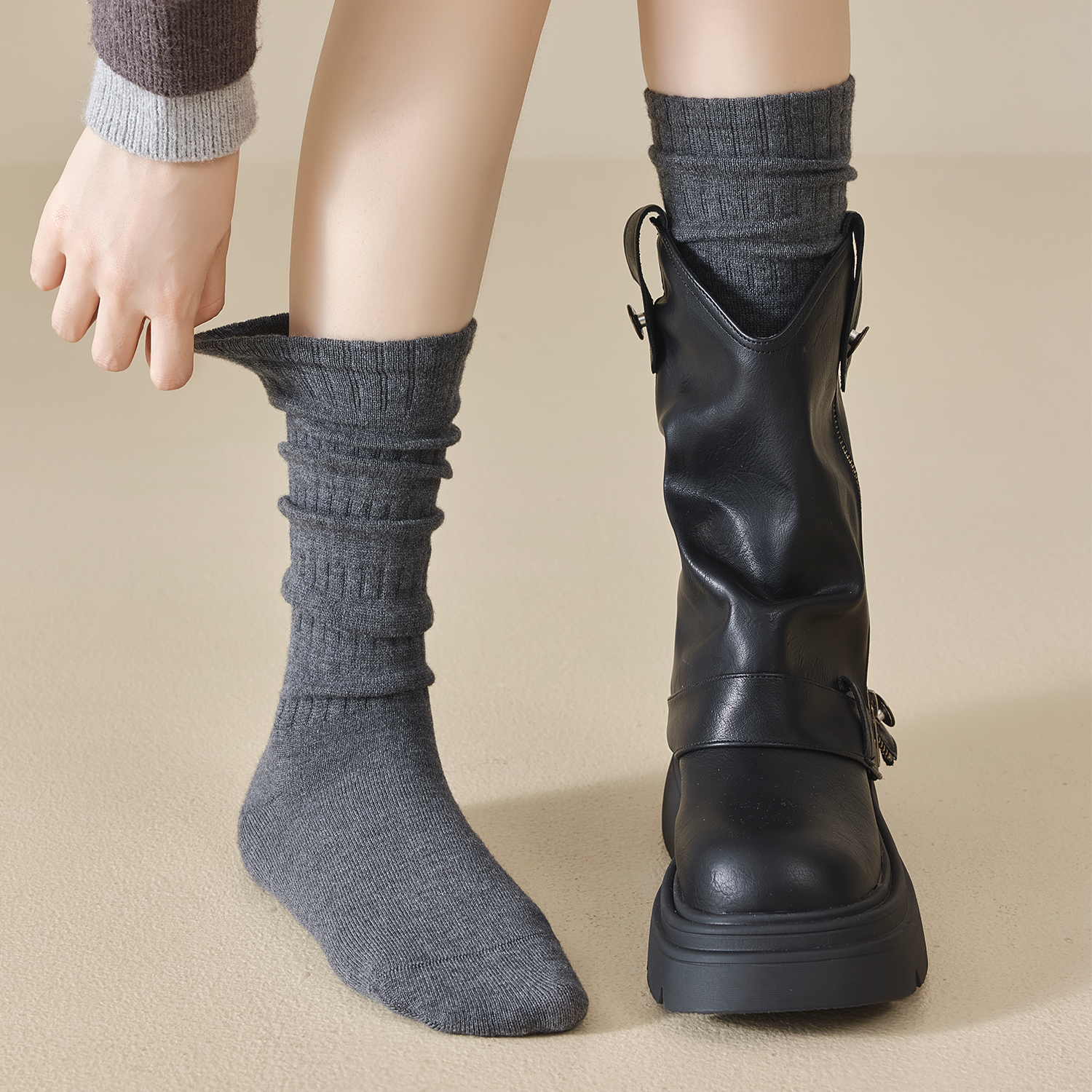 女羊绒无骨灰色配靴子小腿堆堆袜