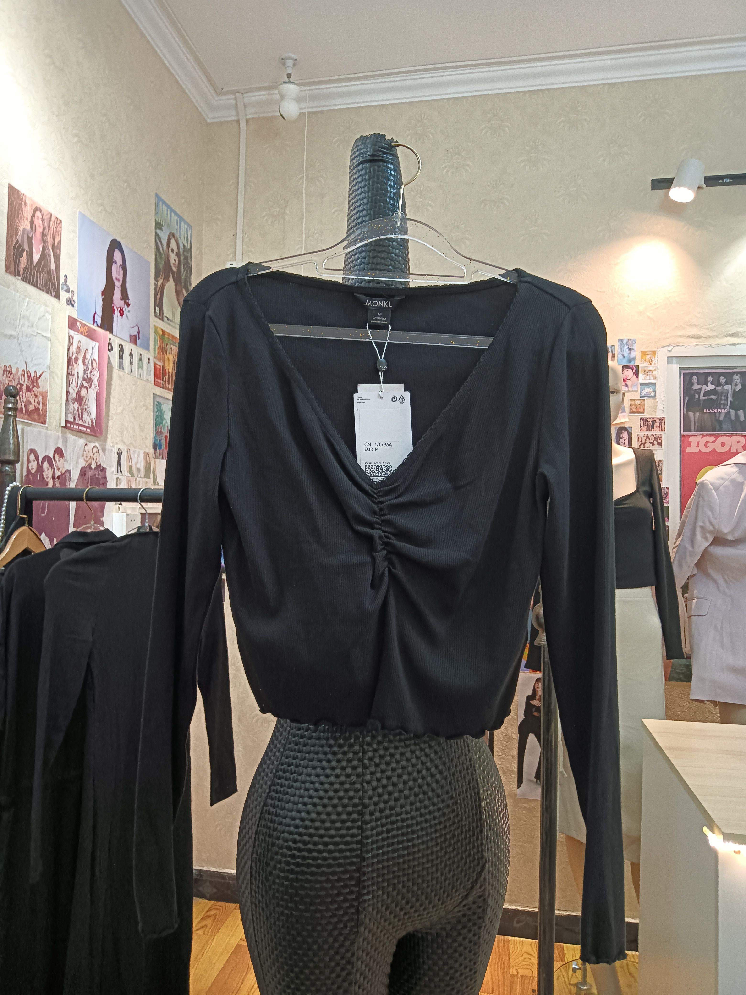 monki黑色v领抽绳系带修身长袖上衣商场撤柜品牌