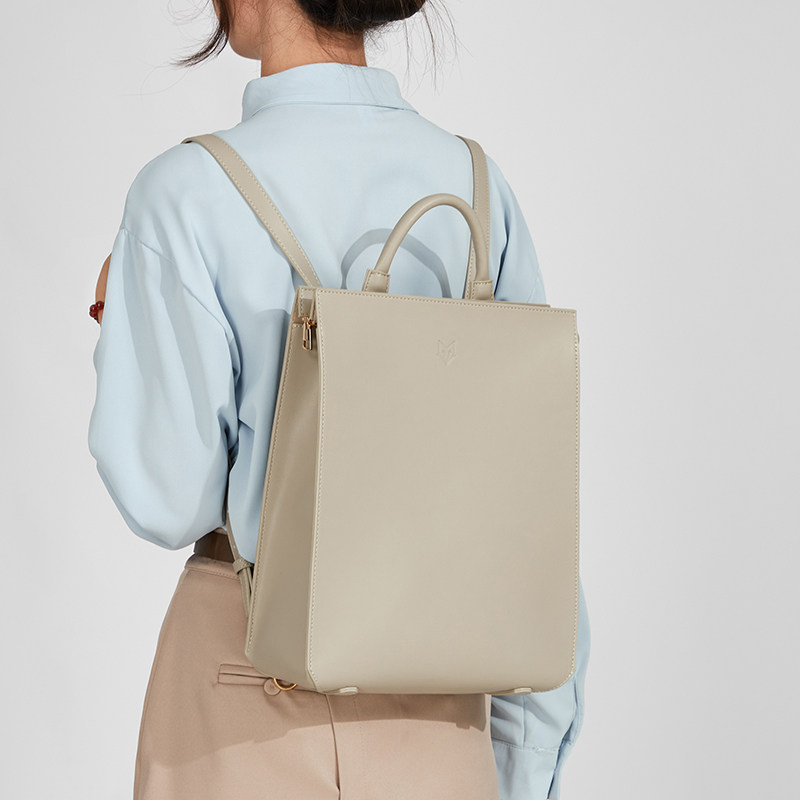 小众简约感皮质双肩包女士上班通勤电脑背包大容量2025新款书包女