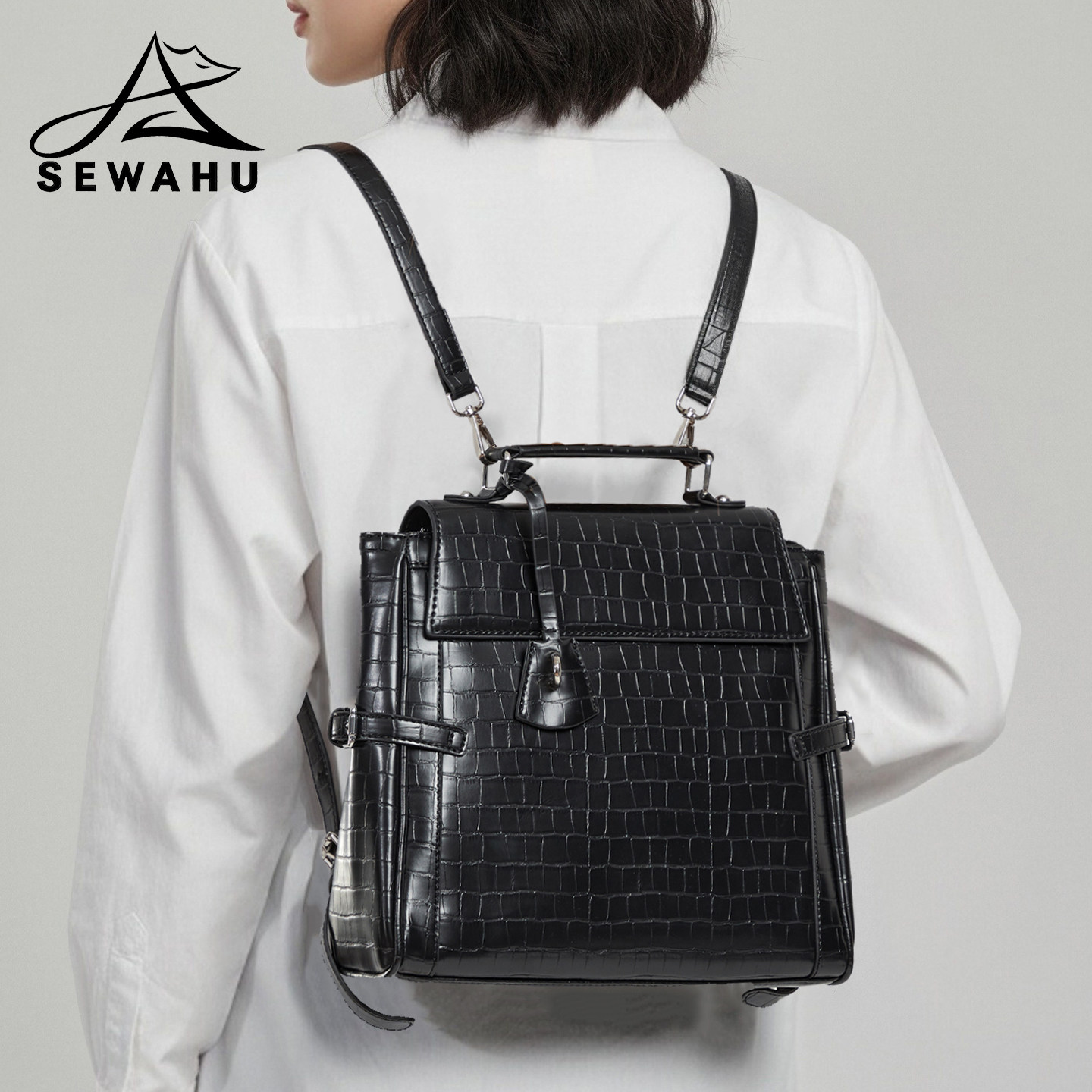 通勤百搭双肩包女2026新款高级感小众背包旅行轻便大学生小型书包