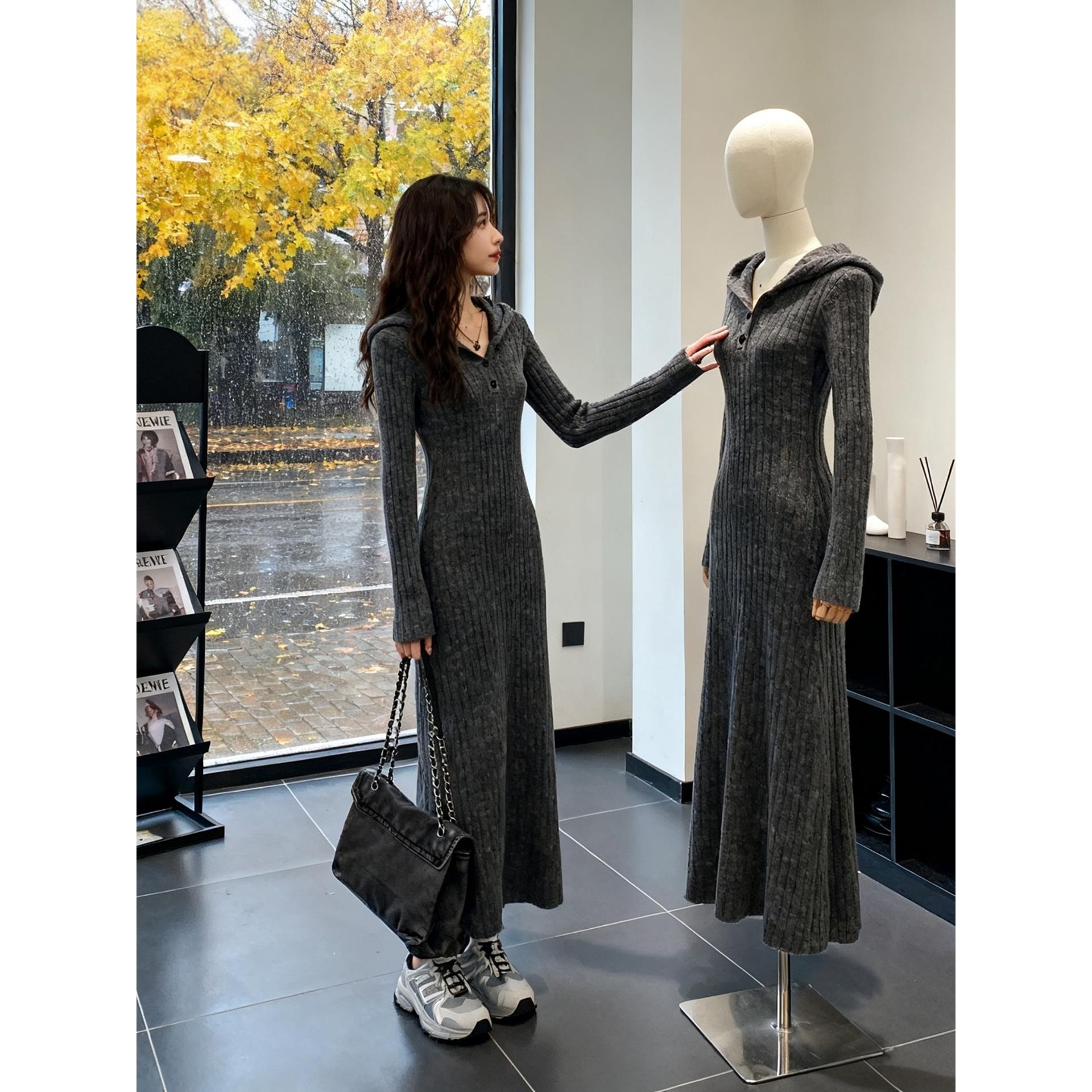 法式温柔风连帽长袖针织连衣裙