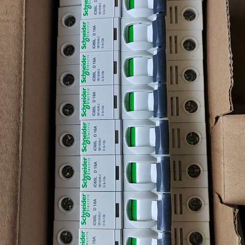议价断路器A9F39116，iC65L D16A，有44个