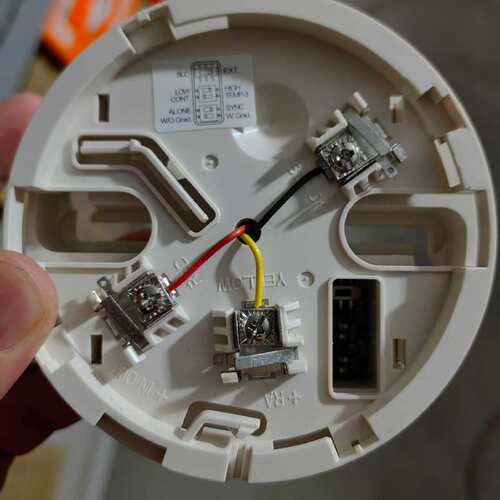 议价盛赛尔蜂鸣器底座B900BH-3，全新原装，不多便宜处理