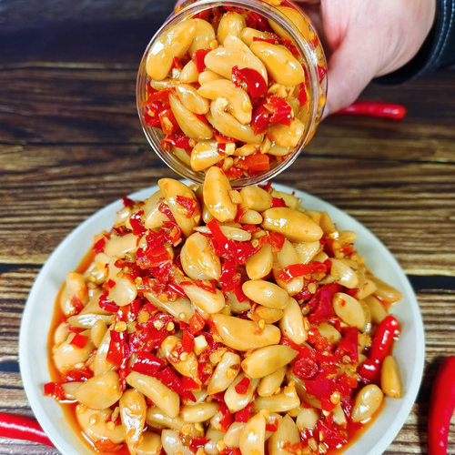 新鲜现做腌蒜心米蒜瓣下饭菜即食