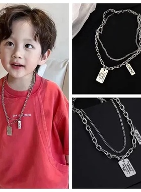 走秀搭配女童嘻哈毛衣链拍照