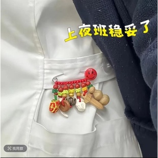 护士夜班平安挂件胸针婴儿新生儿童宝宝别针安全桃木惊骨狗牙朱砂
