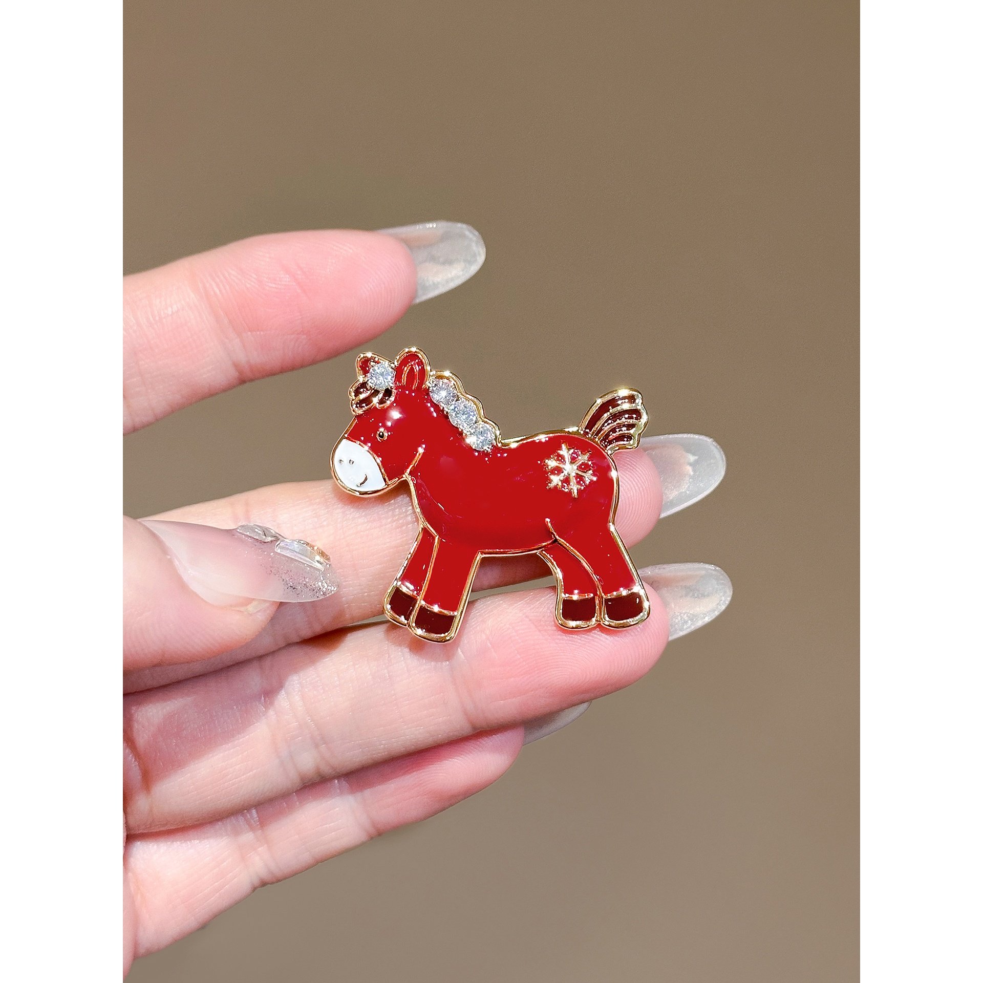 马年本命年胸针2026生肖马饰品红色小马驹女水钻别针节日创意胸花,饰品/流行首饰/时尚饰品新,胸针,淘宝优惠券,粉丝福利购,淘宝优惠卷