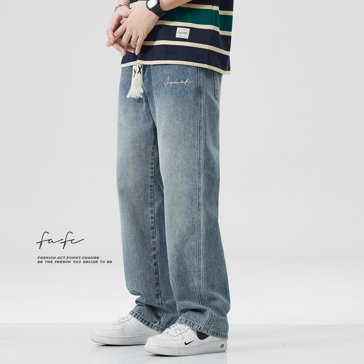 FAFC柔软亲肤刺绣做旧高街牛仔裤