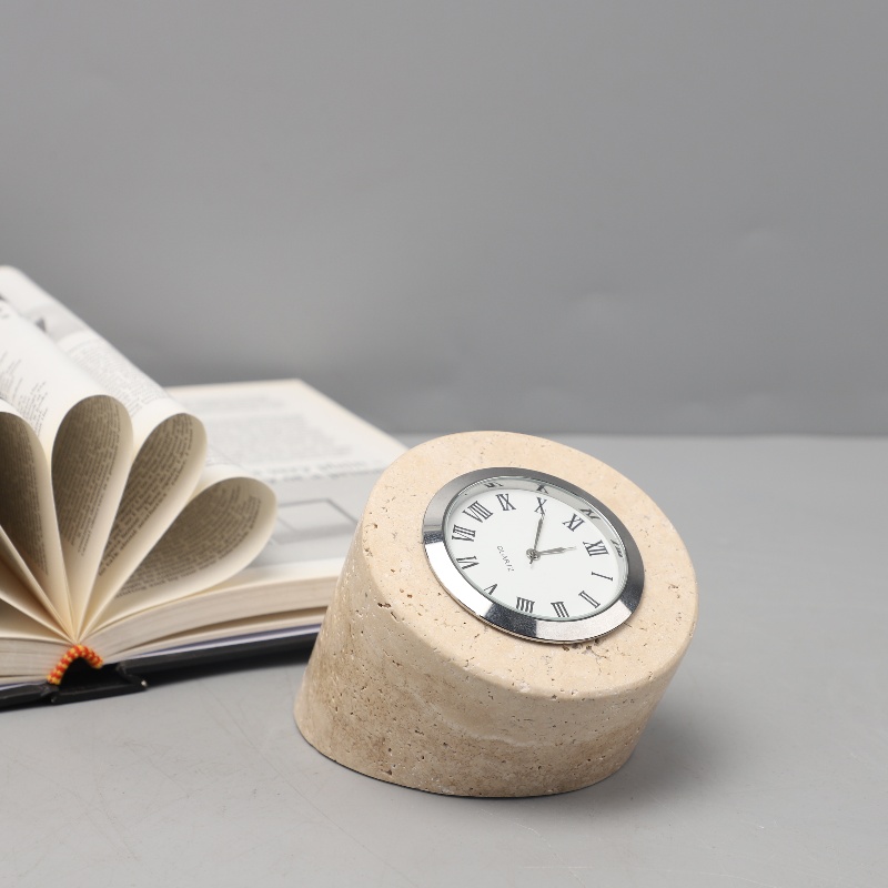轻奢黄洞石倾斜台面装饰时钟摆件