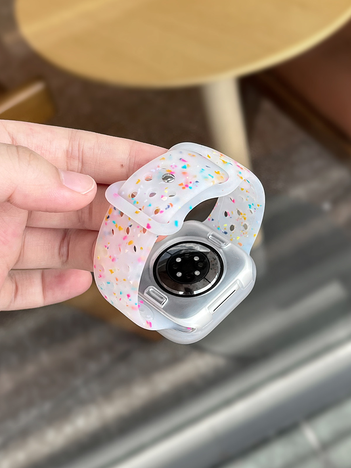 IWATCHS9 COLOR DOT HOLE SILICONE STRAP APPLEWATCHS10 S8 7 6 5 4 SE NEW LIQUID SILICONE JELLY BUTTERFLY CLASP BREATHABLE APPLE WATCH SUMMER ULTRA SPORT SBAND