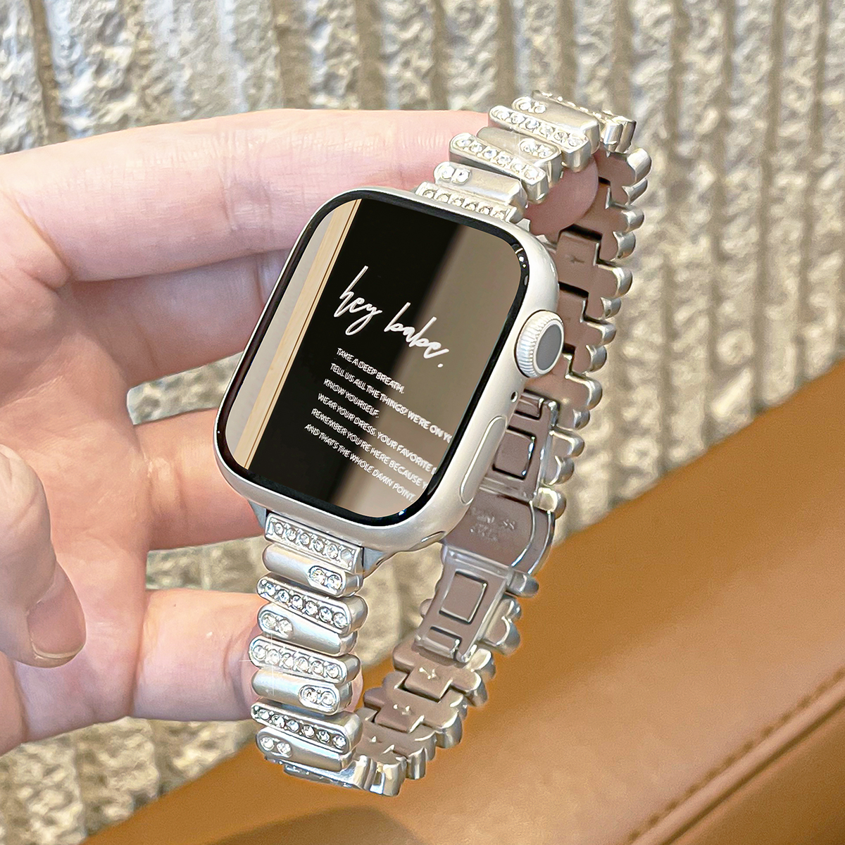适用applewatch金属不规则闪钻表带苹果手表气质小蛮腰镶钻蝴蝶扣套装iWatchS10/9/8/se不锈钢小香风高级感女