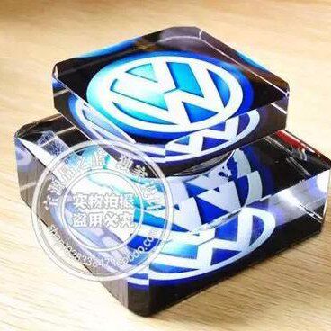 新新款汽车香水座 车载香水 水晶制品 车标香水座 汽车香水