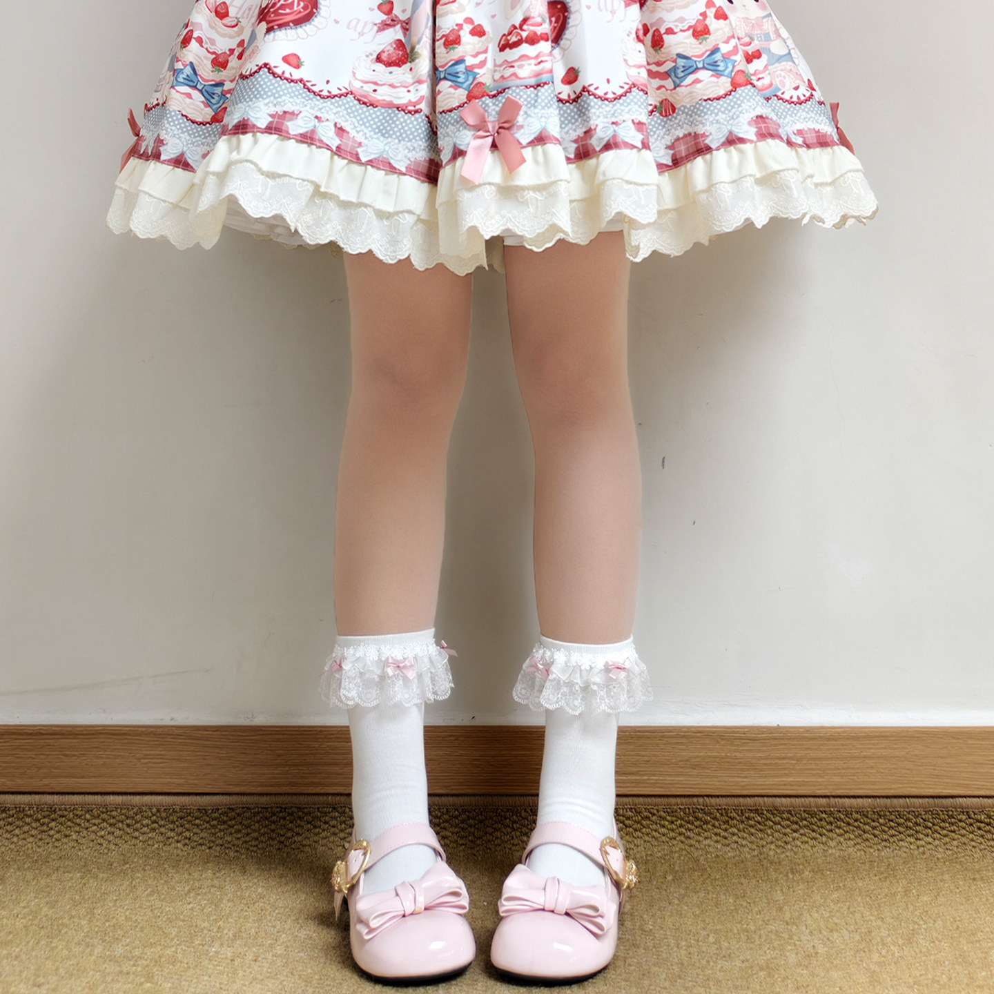 Lolita袜子蕾丝花边中筒棉袜甜美图片