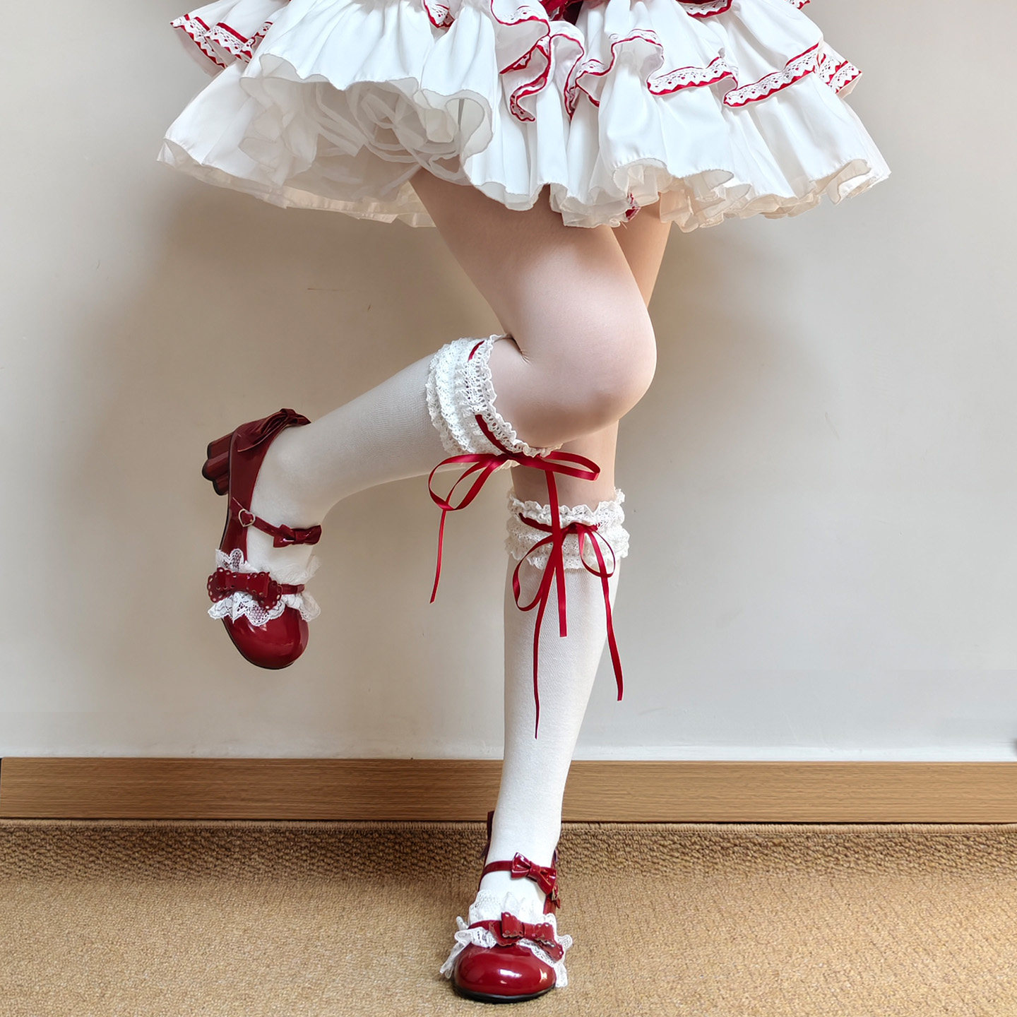 Lolita袜子女蕾丝花边系带蝴蝶结小腿袜洛丽塔春秋冬长筒棉袜中筒
