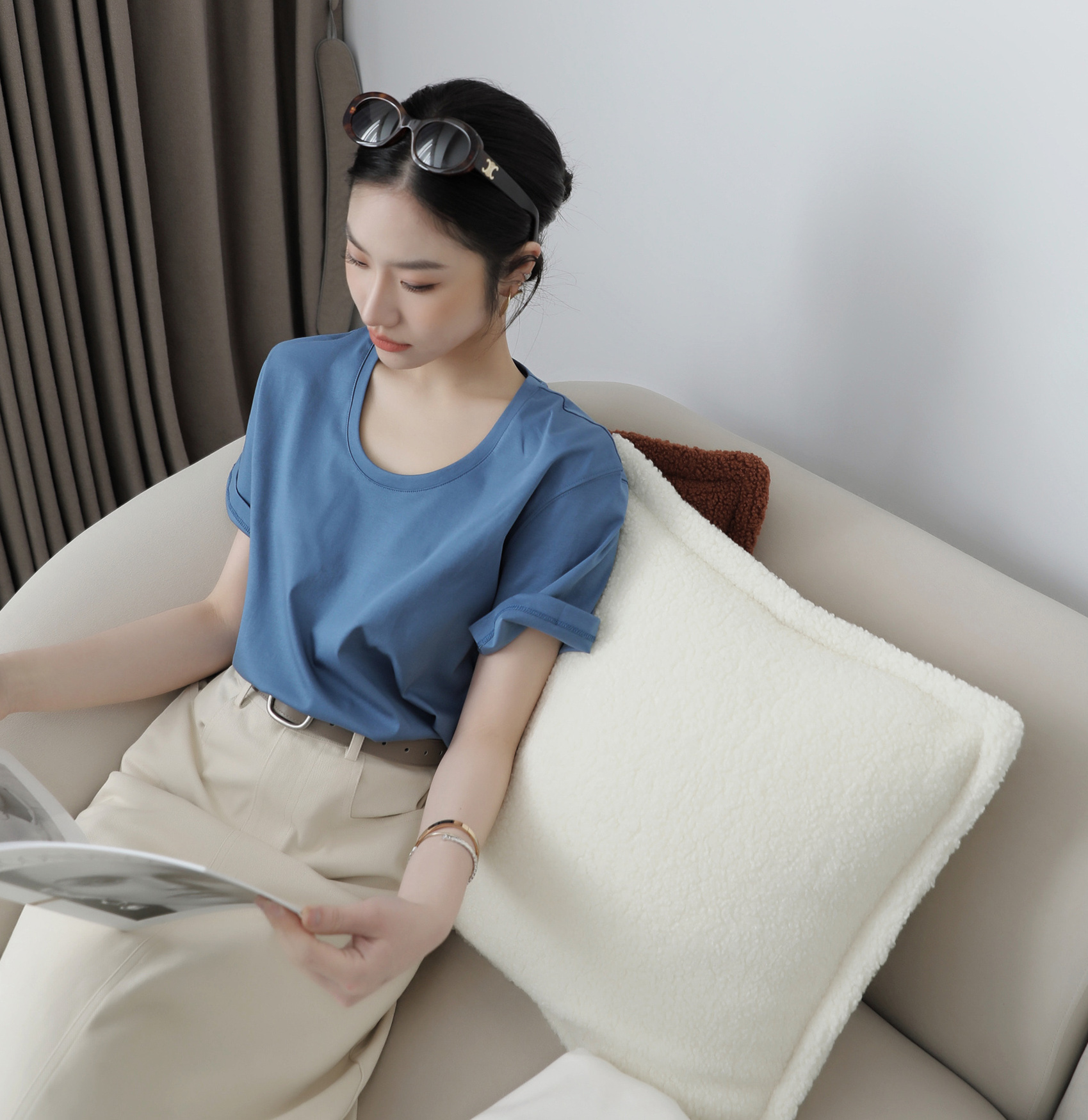 汤勺领小宽松T恤笈简休闲夏女