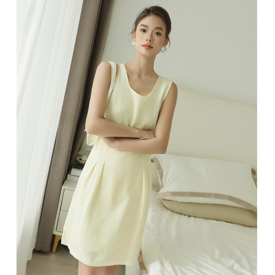 芝士黄方圆领收腰立体剪裁背心裙