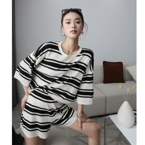 3HLADY 笈简WEEKEND系列  天丝撞色条纹针织TEE+松紧短裤懒人套装