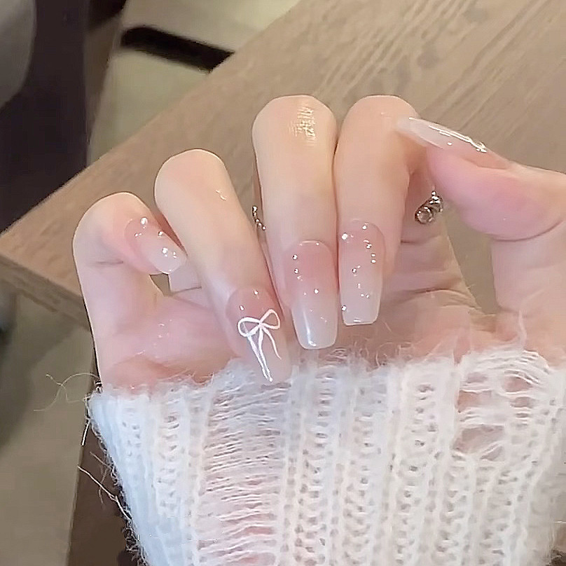 纯手工穿戴甲2024秋冬新款纯欲高级感小众显白乳白渐变蝴蝶结美甲,彩妆/香水/美妆工具,穿戴甲/甲片,淘宝优惠券,粉丝福利购,淘宝优惠卷