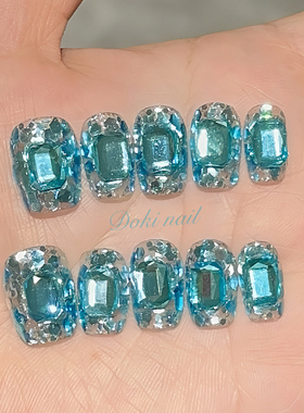 纯手工穿戴甲2025新款夏日蓝色爆闪亮片高级感显白短甲美甲成品贴