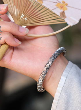 老寸银器浮雕牡丹女足银银手镯