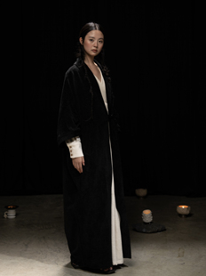 新中式 新款 慵懒廓形V领宽松绒感长袍大衣 2024秋季 乌合衣作