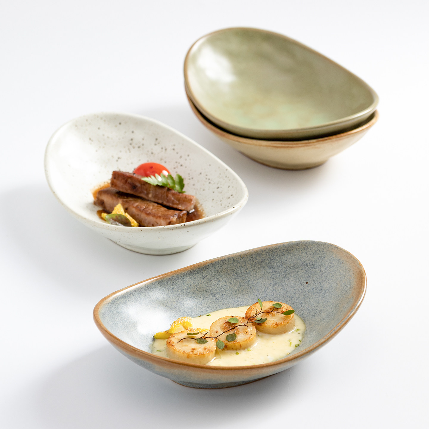 日式陶瓷椭圆形盘子小号家用餐厅凉菜盘餐具简约质感水果沙拉盘