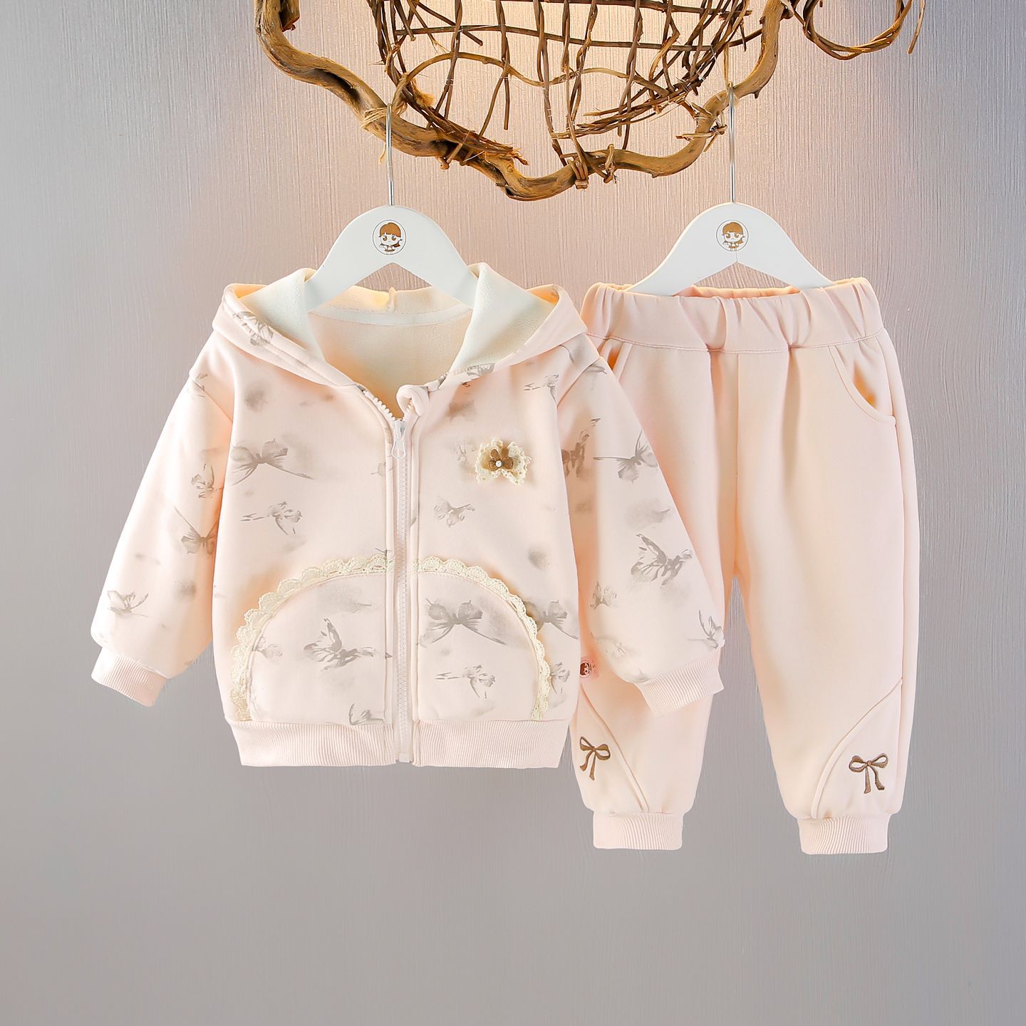 2025秋冬新款女宝宝带帽保暖棉服套装舒适加绒卫衣裤子两件套