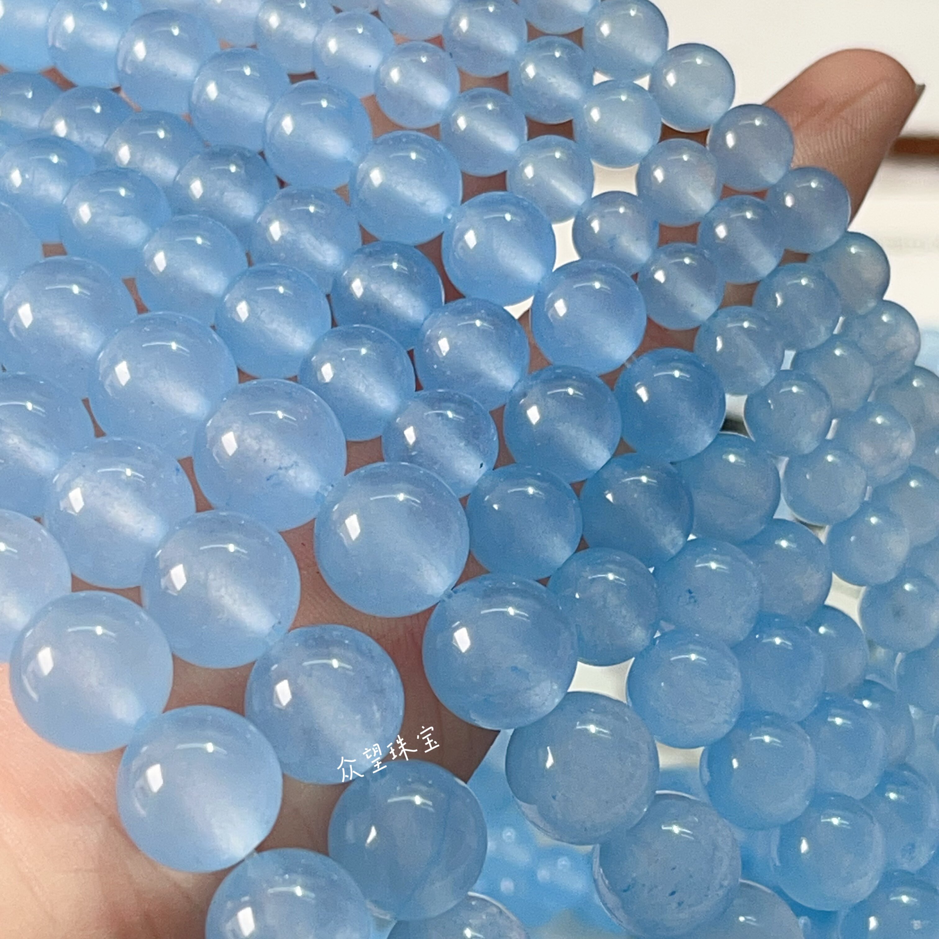 天然汉白玉加色 蓝玉髓圆珠 中蓝色玉髓散珠diy手链项链饰品配件图片