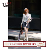 显瘦圆领T恤 修身 光影恋曲 Uena奶油白色玫瑰刺绣拼接格纹长袖