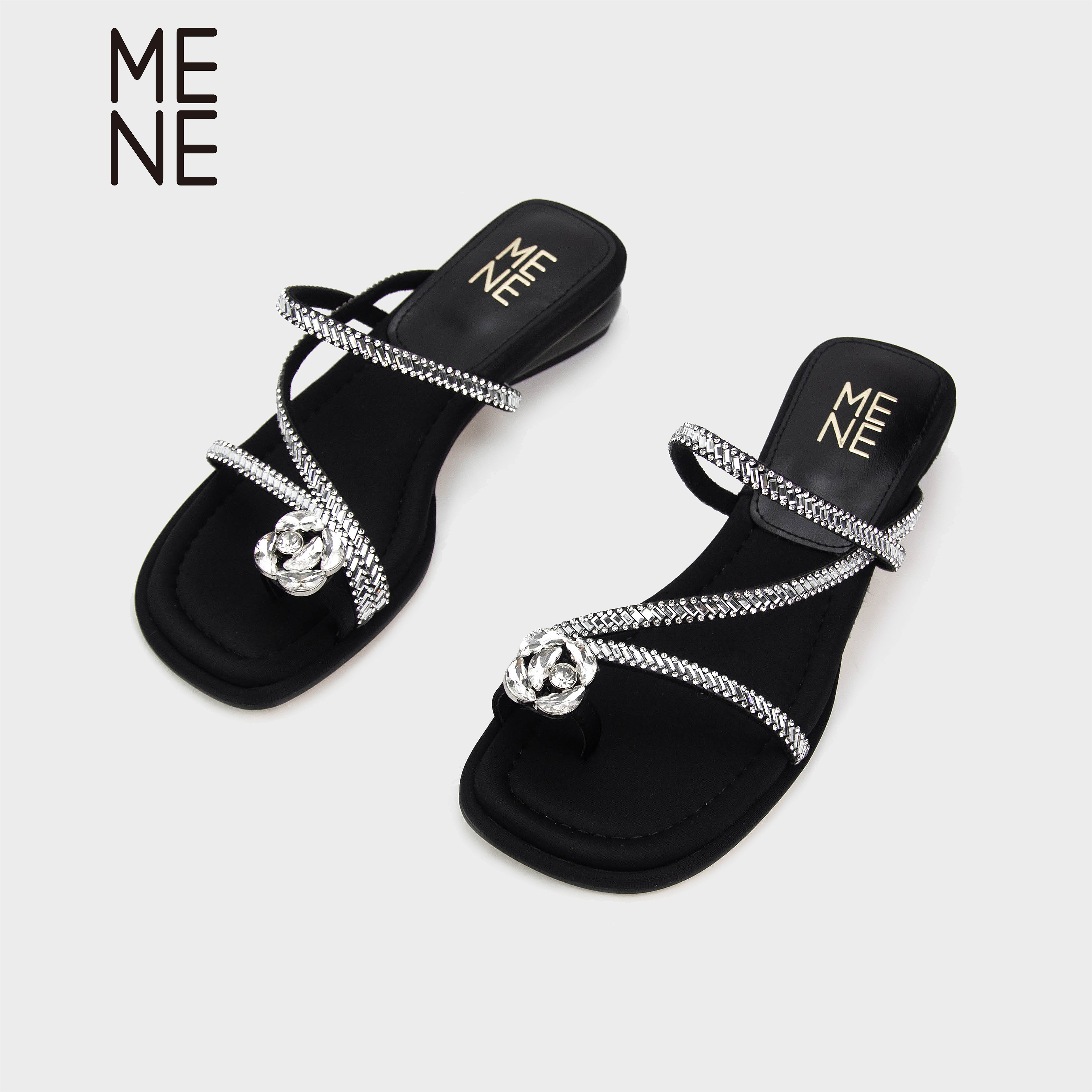 MENE（女鞋）2025新款法式水钻珍珠凉鞋女外穿休闲百搭高级感拖鞋
