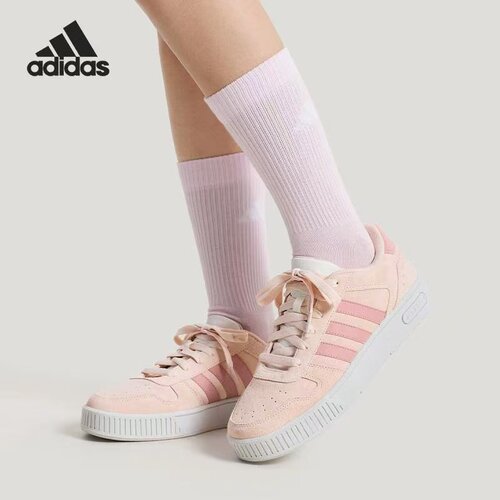 阿迪达斯女款粉色小锯齿百搭板鞋