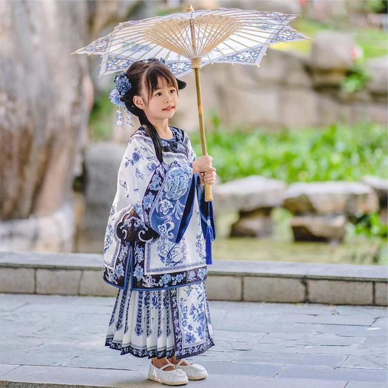 2025清汉格格服女童复原对襟圆领青花瓷格格服国风印花马面套装女