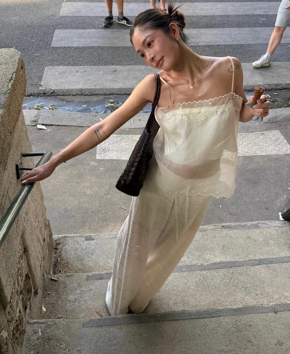 博主NaNa同款INT 欧根纱古典刺绣吊带背心