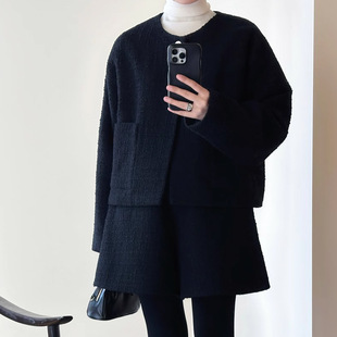 WANGE 羊毛提花肌理感箱型短款圆领西装外套+一片式秋冬短裤套装