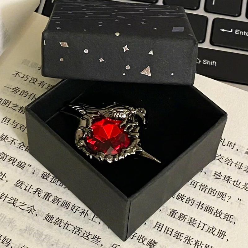 恋与深空周边秦彻乌鸦胸针挂件徽章饰品秦彻同款胸针书包挂件好气